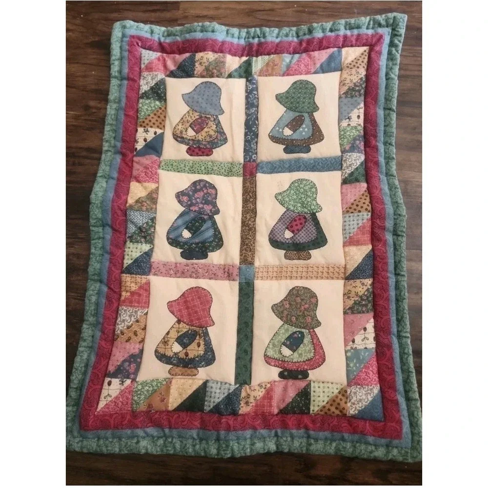 Sun Bonnet Sue Little Quilt 21 X 16 Handmade Wall, Baby Doll, Sunbonnet Vintage